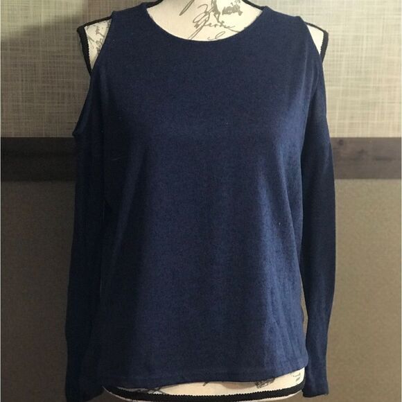 rue  21 blue medium woman’s blouse cold shoulder A321 - Picture 1 of 9